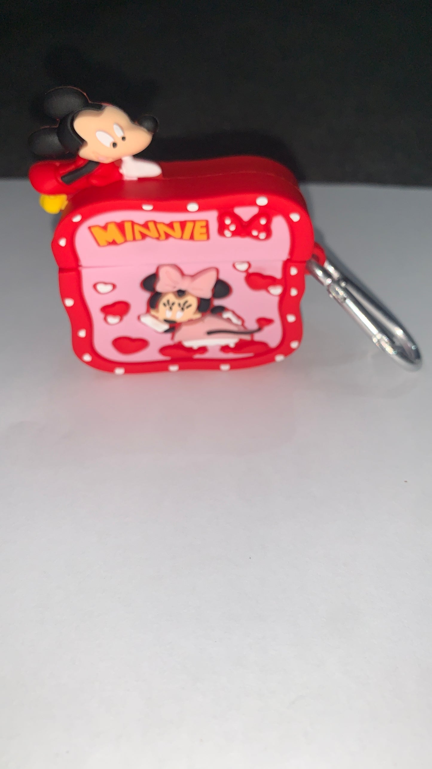 Minnie Mouse airpods case AIRPODS PRO 2 Adorable and functional Minnie Mouse-themed AIRPODS PRO 2