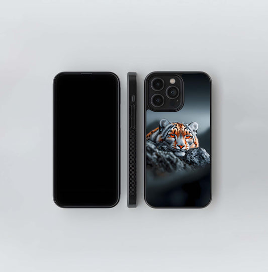 Snow leopard portrait Glass Case